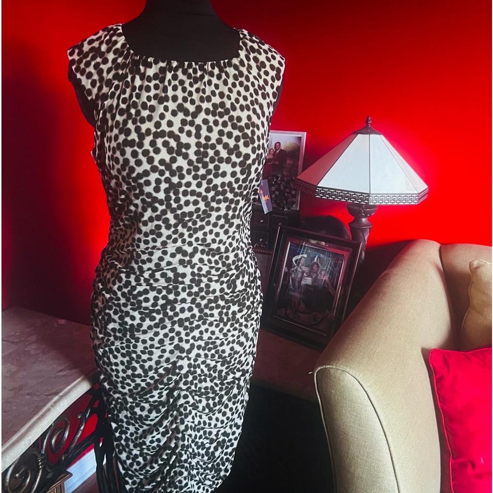 **NWT-Just Taylor Ruche Stretch Midi